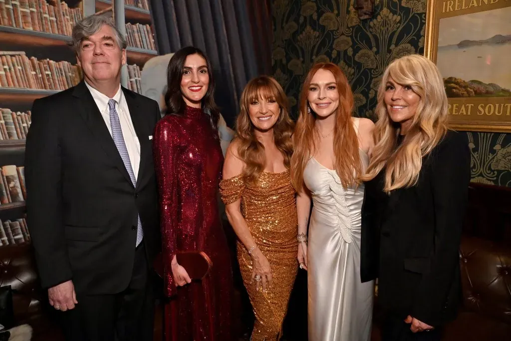 Aliana Lohan, Jane Seymour, Lindsay Lohan y Dina Lohan, asisten a la fiesta posterior al estreno de Un deseo irlandés en Nueva York en The Long Room, el 05 de marzo de 2024 en la ciudad de Nueva York. Imagen: Getty Images.