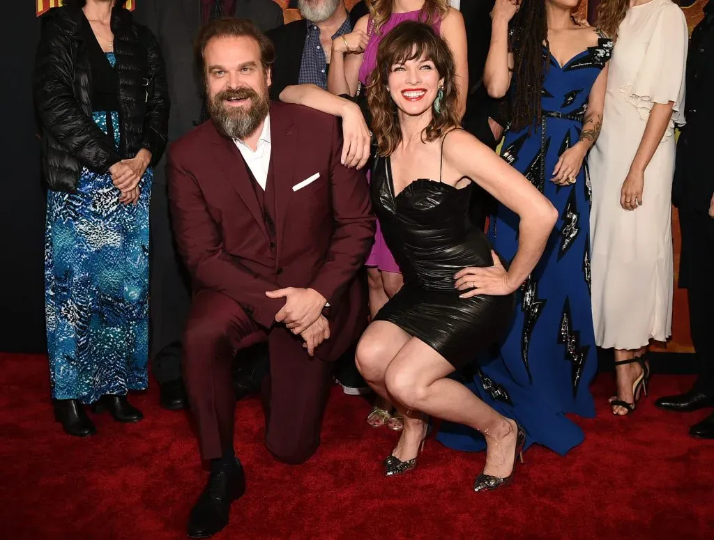David Harbour y Milla Jovovich asisten a la proyección de Hellboy, en el AMC Lincoln Square Theater el 09 de abril de 2019, en la ciudad de Nueva York. Imagen: Getty Images.