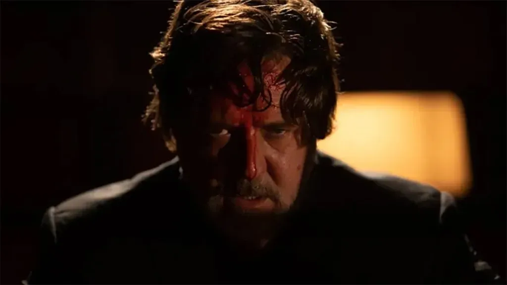 Así se ve Russell Crowe en The Exorcism. (IMDb)