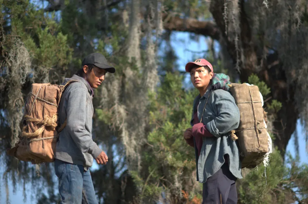 Capó y Omero deberán correr para tratar de salvar a su familia. Imagen: Cortesía.