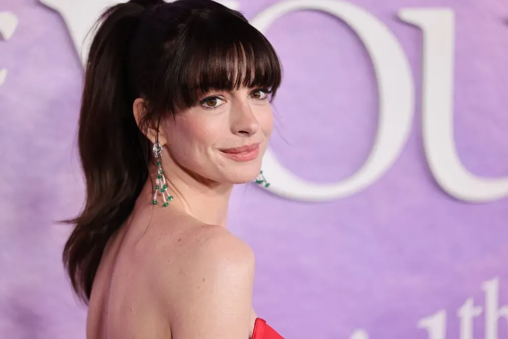Anne Hathaway protagoniza esta película que ha sacudido a Prime Video. Imagen: Getty Images.