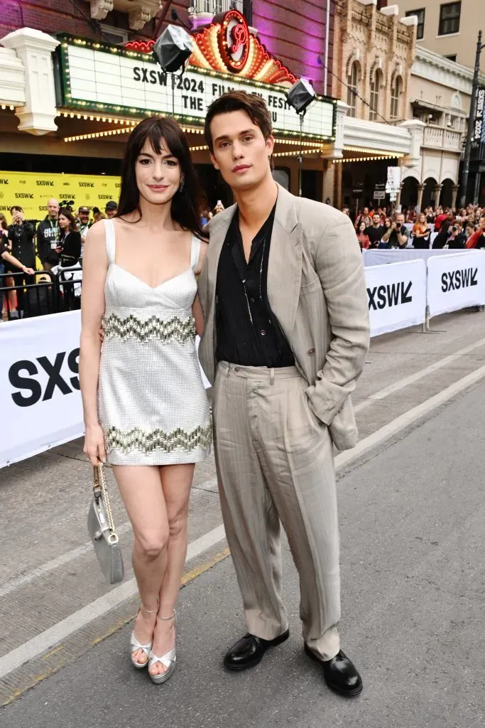 Anne Hathaway y Nicholas Galitzine han sacudido al mundo con su química en pantalla con La idea de ti, de Prime Video. Imagen: Getty Images.