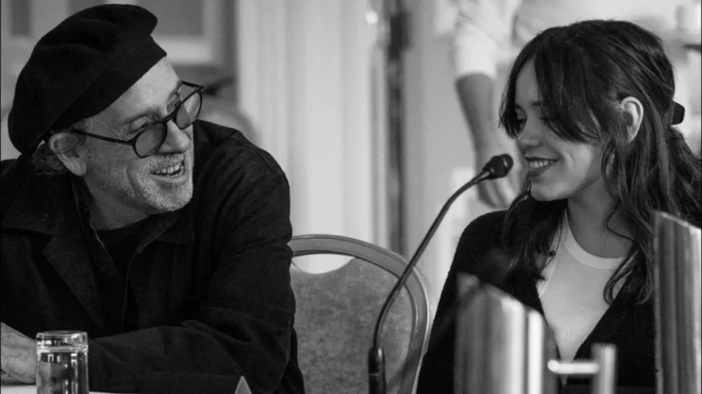 Tim Burton y Jenna Ortega (Netflix)