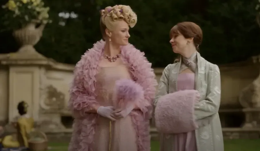 Cressida tiene una personalidad mucho más segura de sí misma en la serie. Imagen: @Netflix.