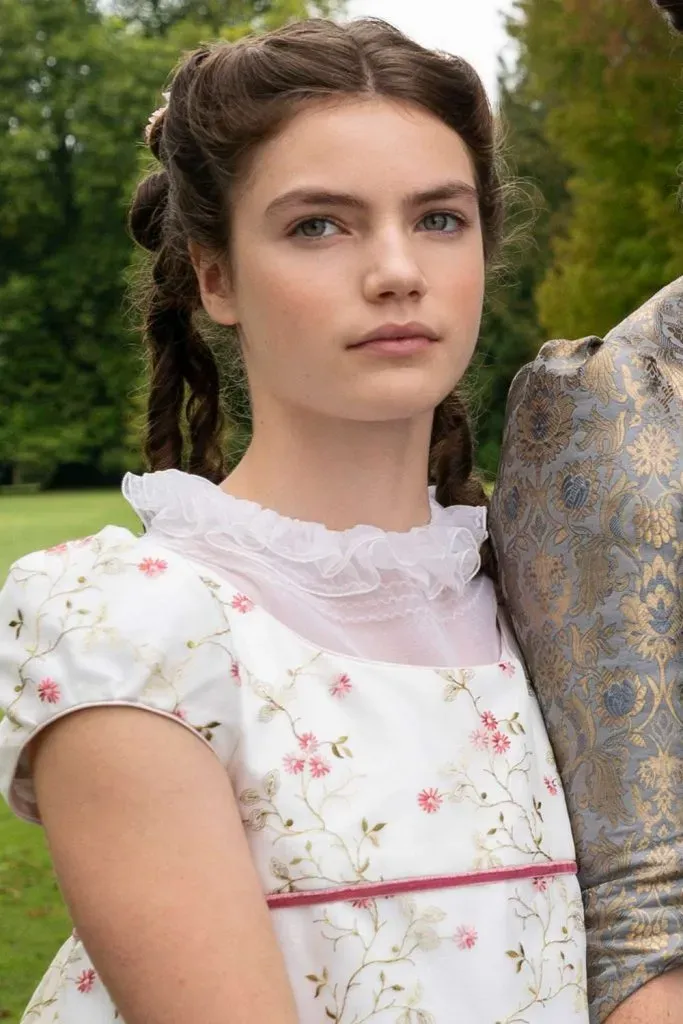 La actriz Florence Hunt es la encargada de darle vida a Hyacinth Bridgerton en la serie de Netflix. Imagen: Mag El Comercio.