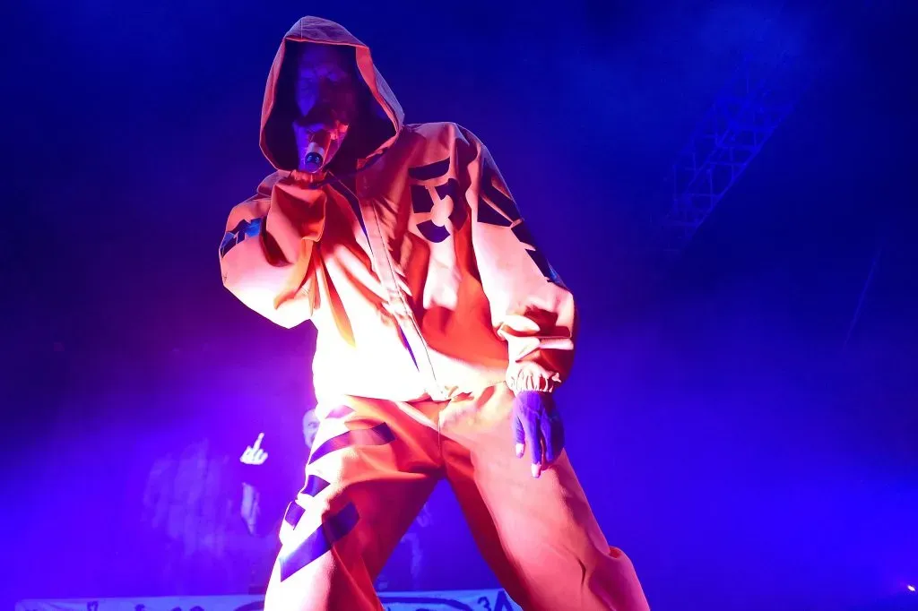 Ninja, de Die Antwoord sacudirá el escenario del Frontón de la CDMX en su próxima presentación en la capital de México. Imagen: Getty Images.