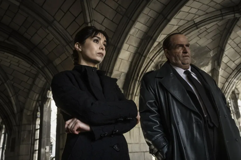 Cristin Milioti y Collin Farrell – Crédito: IMDb