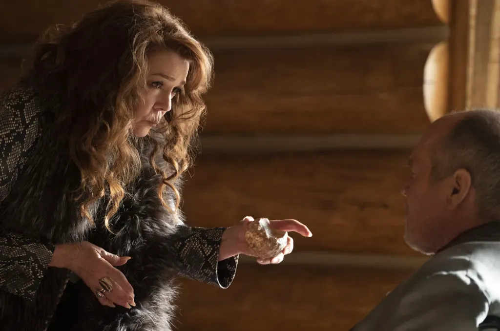 Deirdre O’Connell en Outer Range – Crédito: IMDb