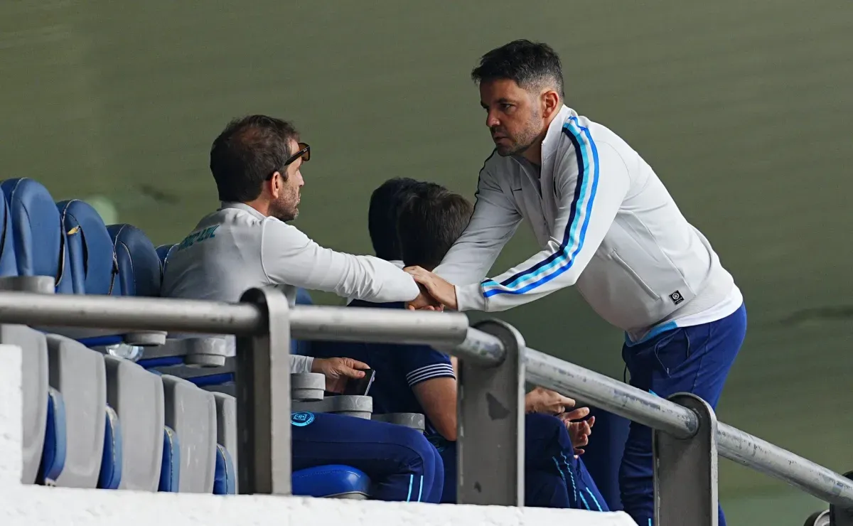 El primer refuerzo que pediría Nicolás Larcamón en Cruz Azul para el Clausura 2026