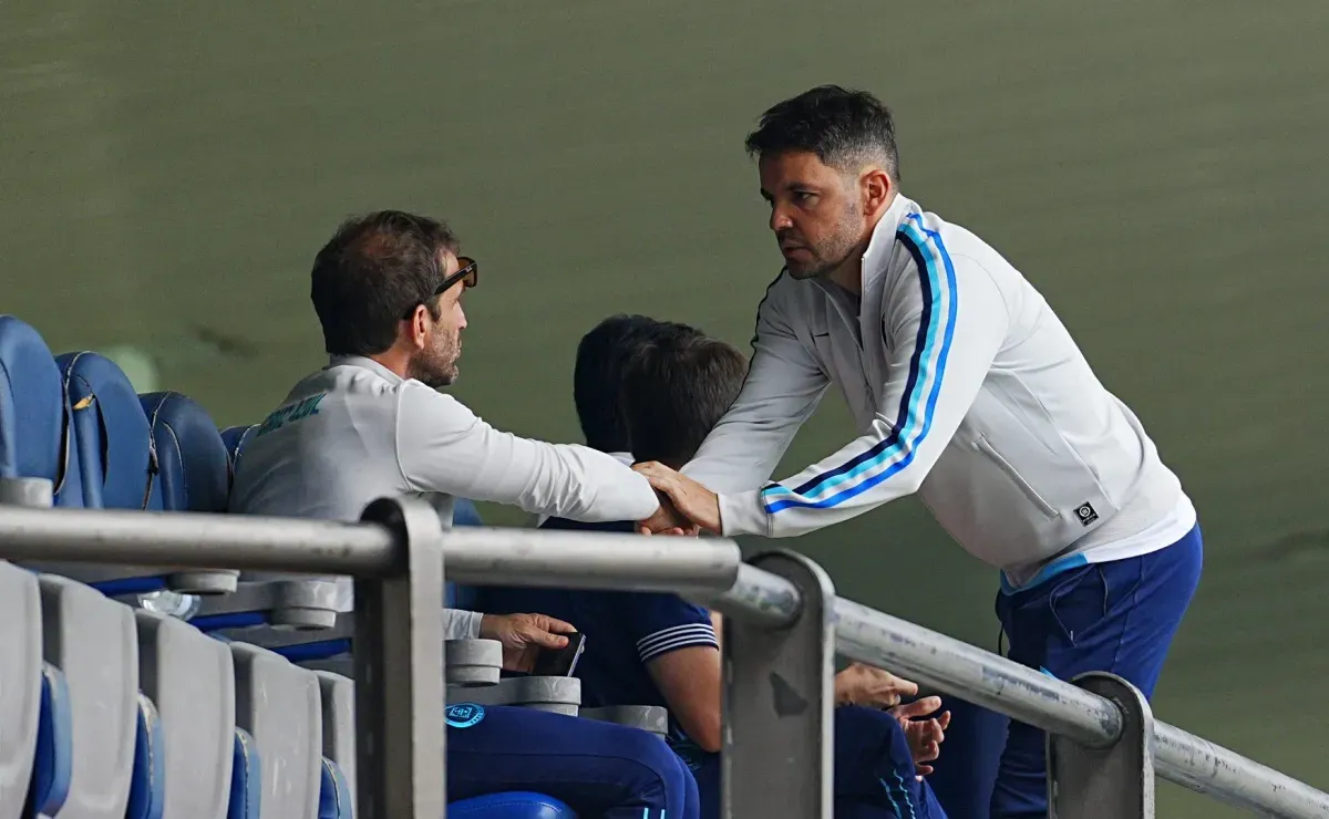 No estaba en los planes: Cruz Azul sorprenderá con un fichaje de emergencia para el Clausura 2026