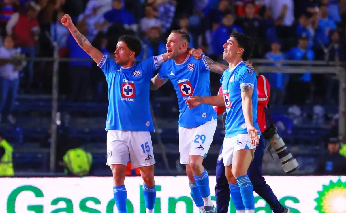 Mateusz Bogusz no se iría solo: el otro medio que saldría de Cruz Azul para el Clausura 2026