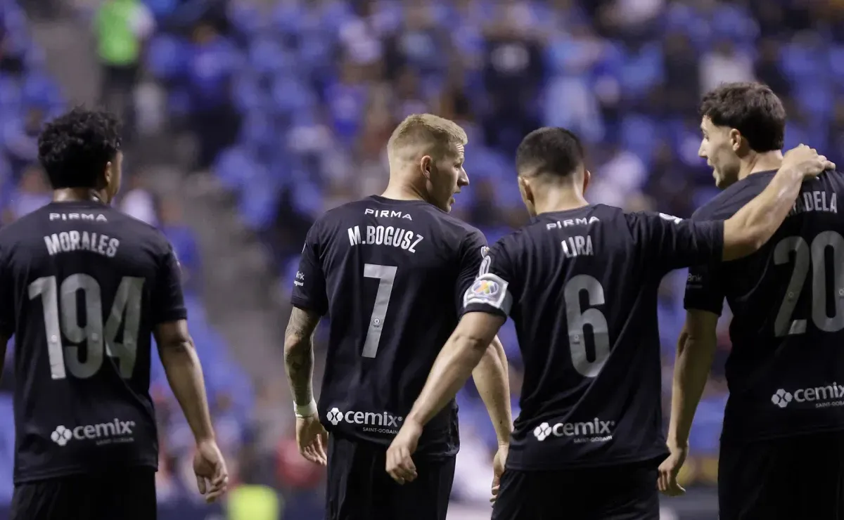 Esto es lo que dicen en el vestidor de Cruz Azul sobre Mateusz Bogusz: “Le falta…”