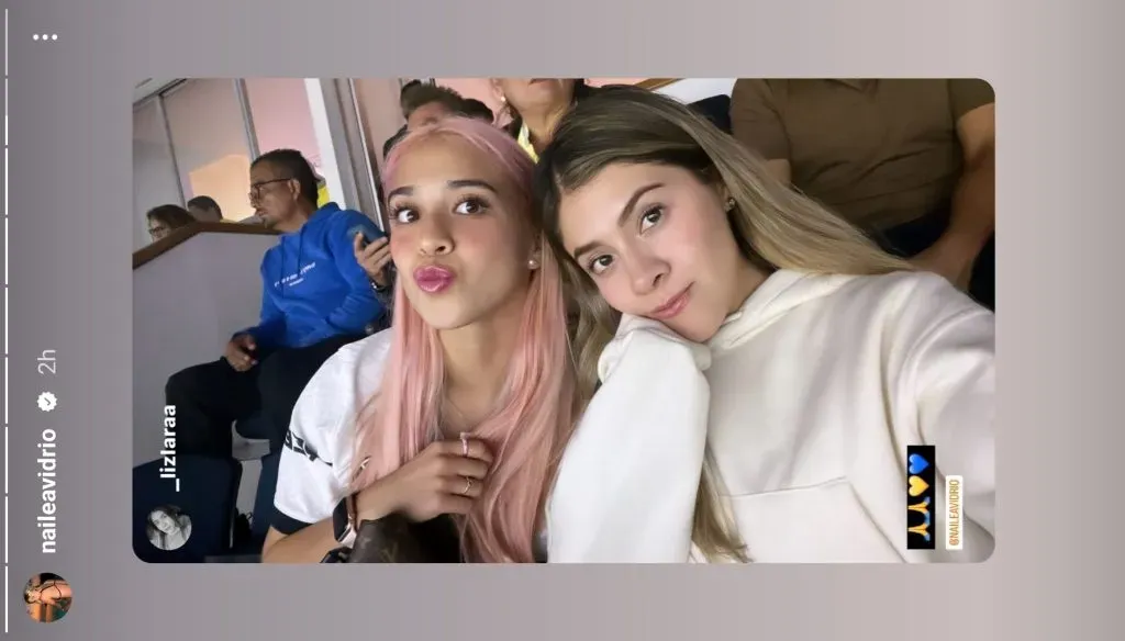 Nailea Vidrio se puso la playera blanca del América en el Estadio Azteca. (Foto: @naileavidrio)