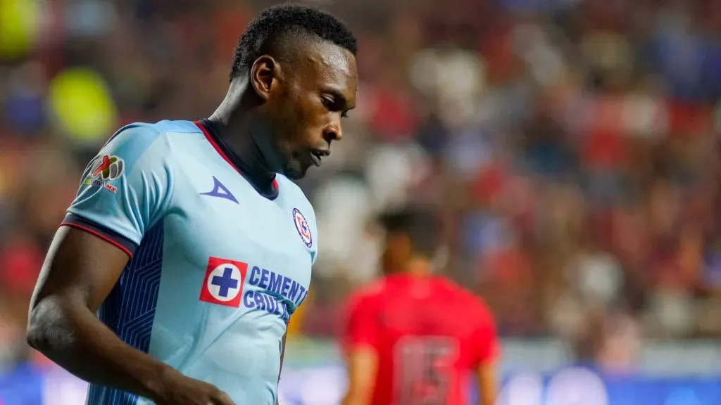 Cambindo de momento está a deber.