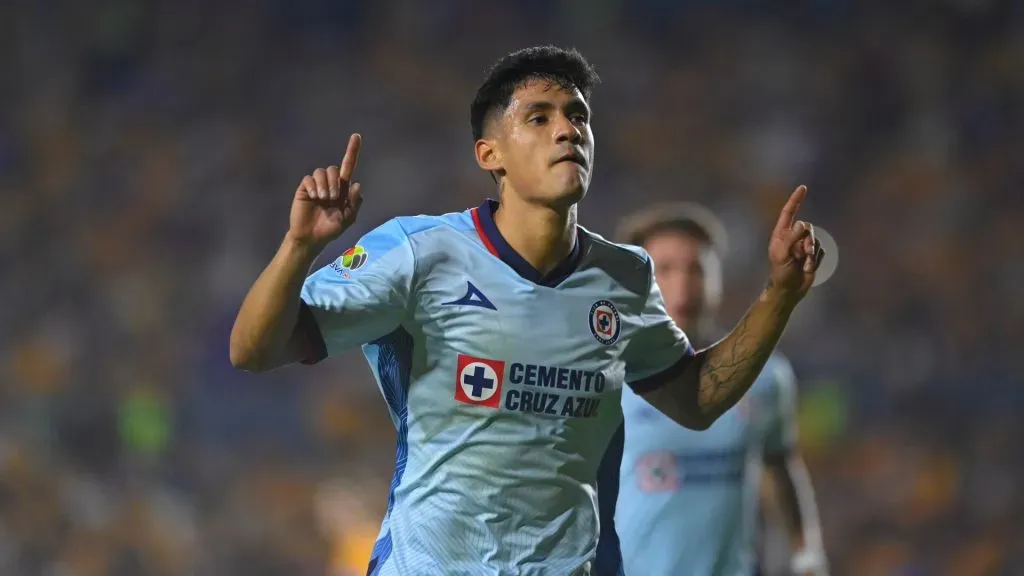 Uriel Antuna marcó el primer gol del partido (Imago7)