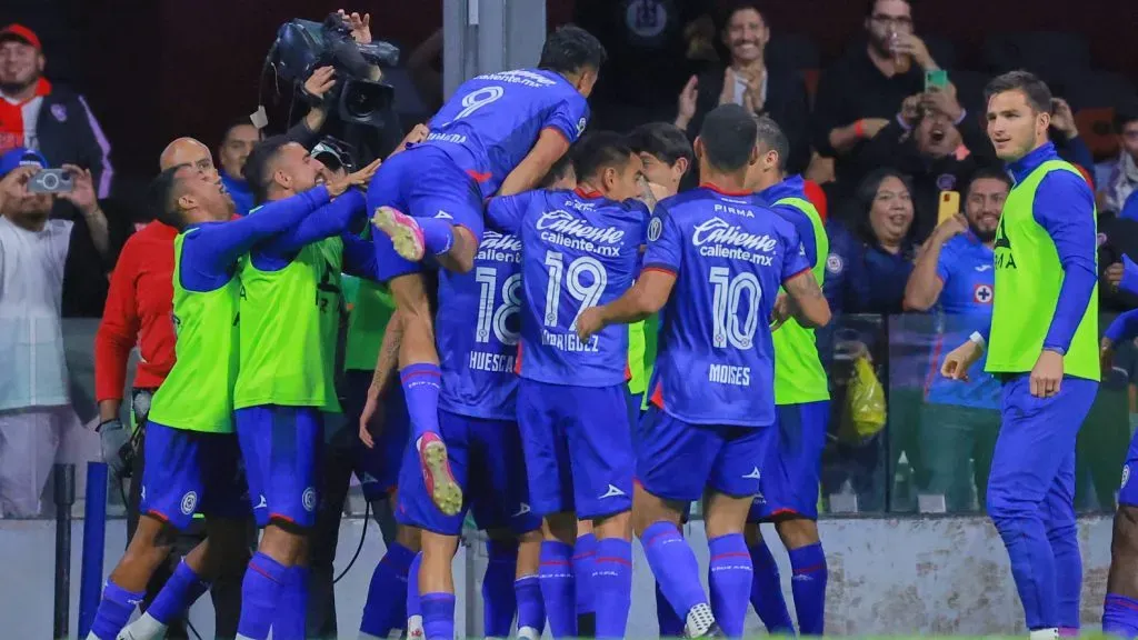 Cruz Azul, en festejo de gol ante Juárez.