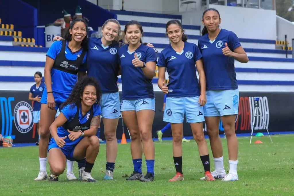 Cruz Azul Femenil realiza su pretemporada en La Noria.