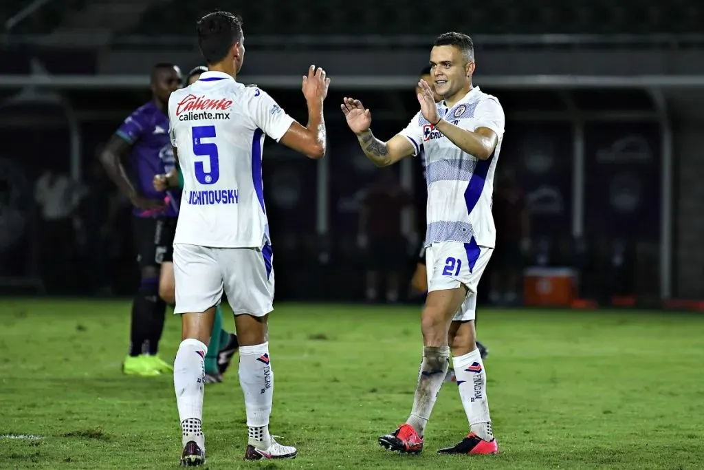 Cabecita Rodríguez e Igor Lichnovsky, ex de Cruz Azul campeones con América. (Foto: Imago7)