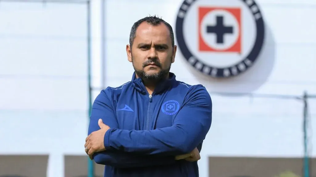 Julio Cevada es el nuevo DT de Cruz Azul Femenil.