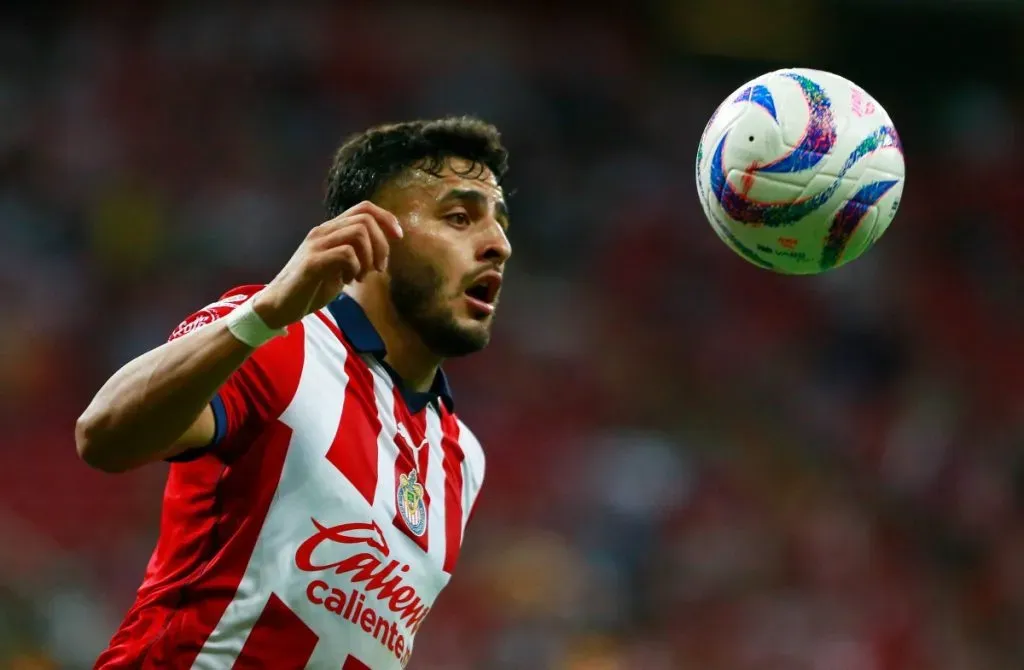 Alexis Vega, hasta ahora jugador de las Chivas. (Foto: Jam Media)