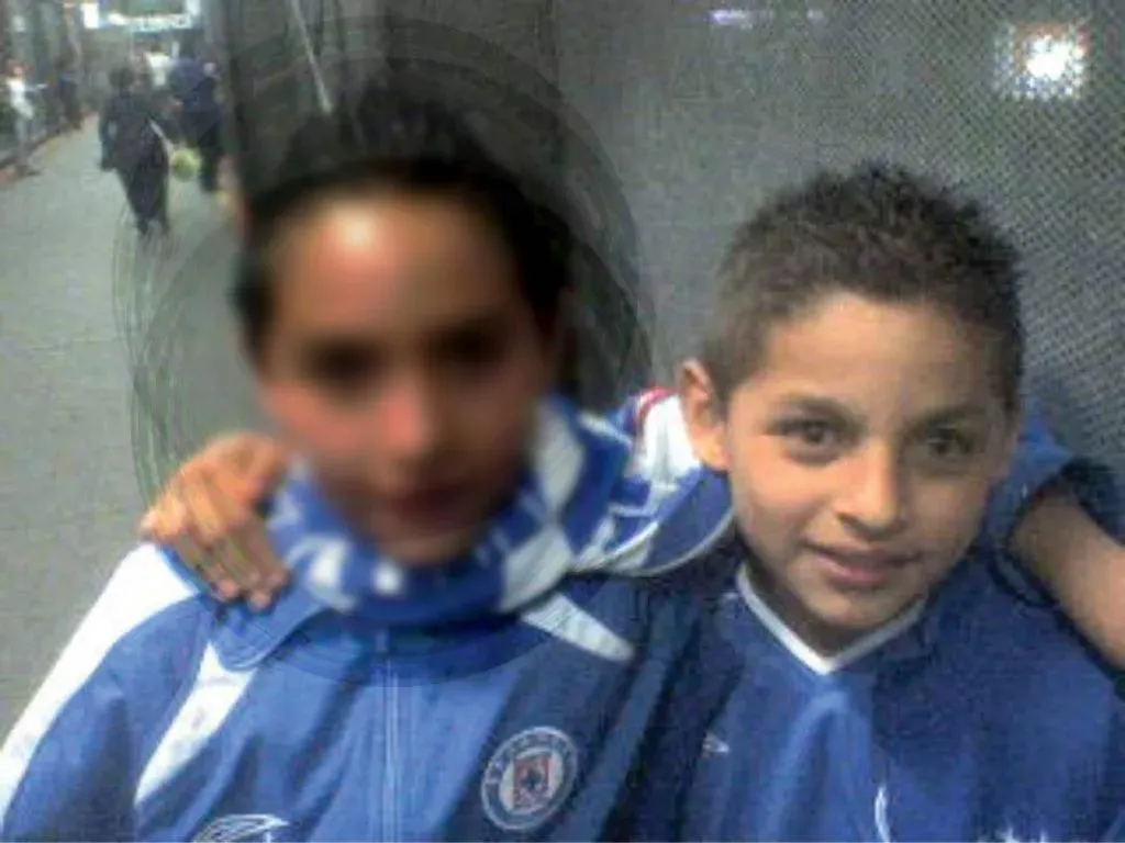 Alexis Vega era aficionado de Cruz Azul de niño. (Foto: Facebook Alexis Vega)