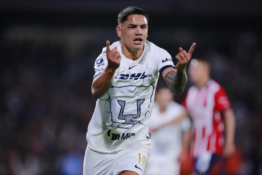 El Toro Fernández le hizo dos goles a Chivas. (Foto: JamMedia)