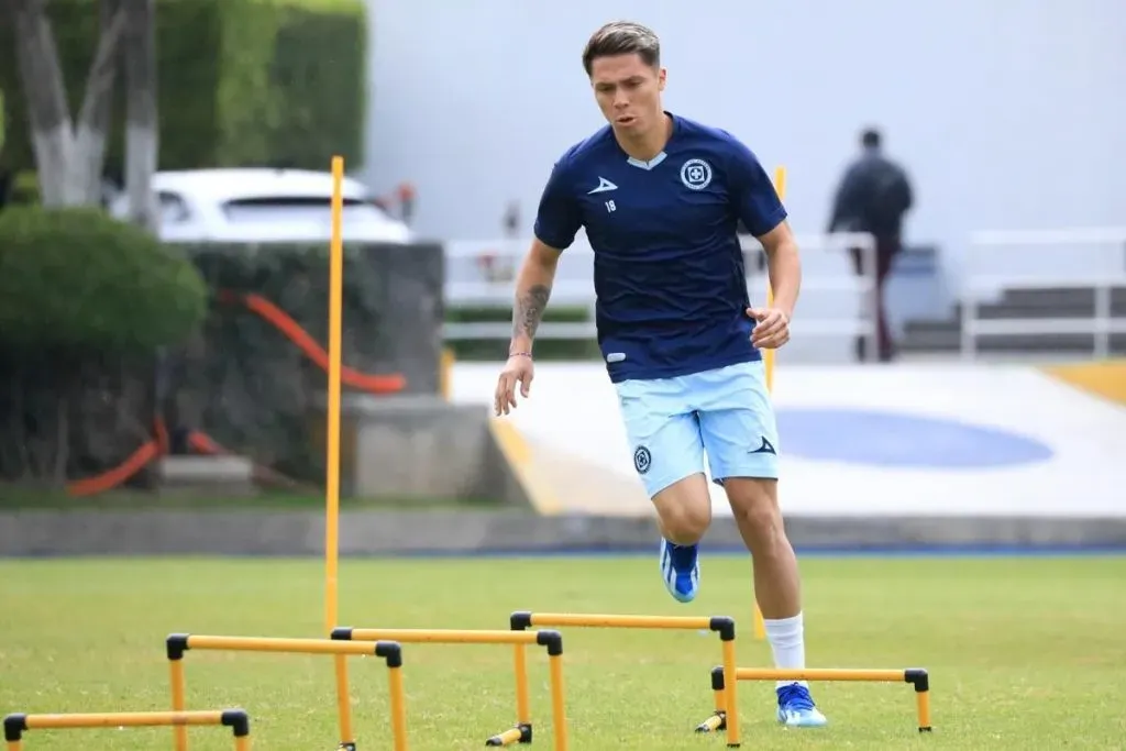 Rodrigo Huescas y Cruz Azul buscarán despuntar en la Liga MX.