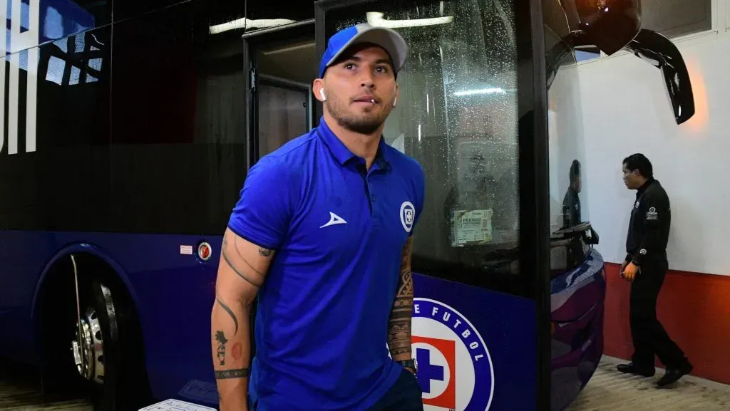 Juan Escobar abandonará Cruz Azul en el mercado de pases