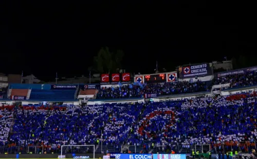 Mosaico de la gente de Cruz Azul ante Pachuca. (IMAGO 7)