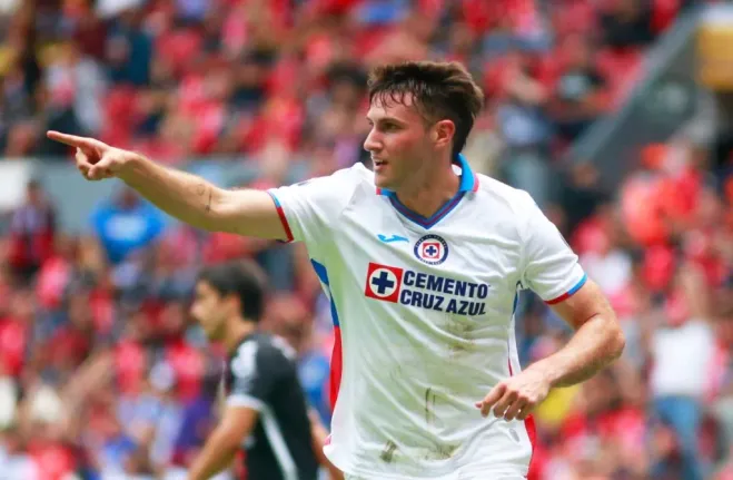 Santi Giménez disputó 75 partidos en la Liga MX con Cruz Azul (Jam Media)