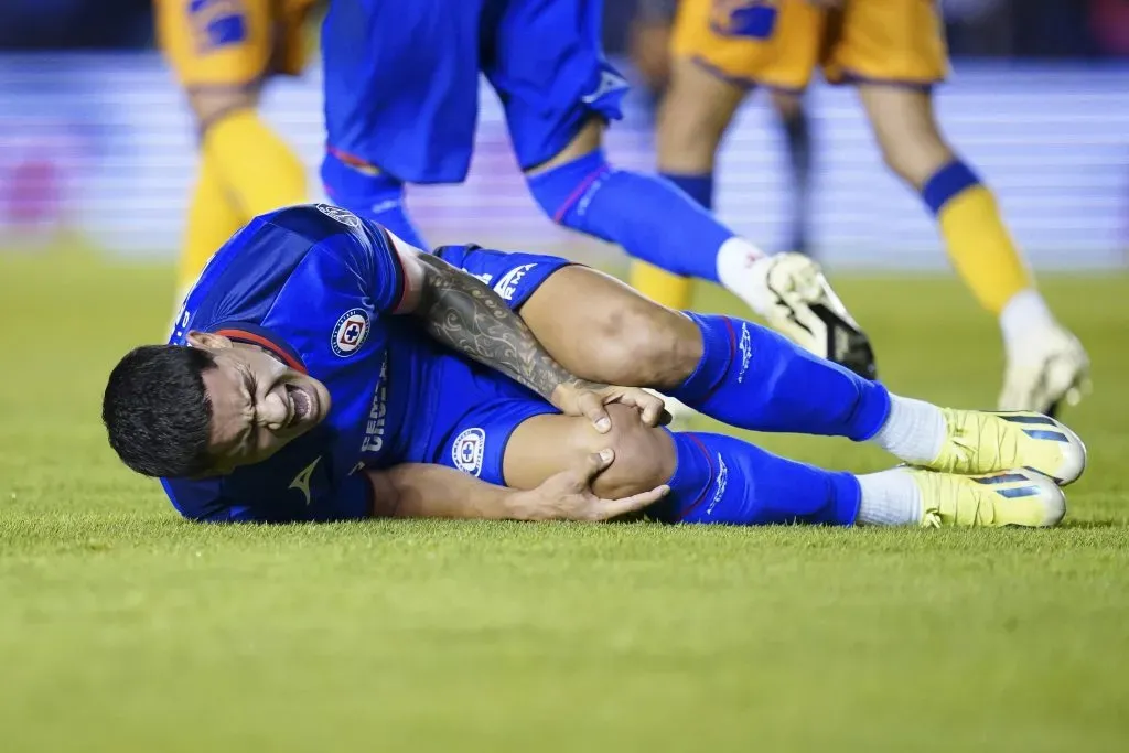 Gabriel Fernández sufrió una fuerte lesión. (Foto: Imago7)