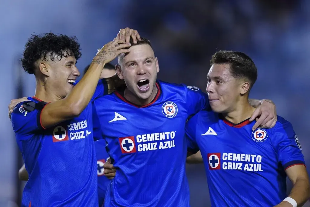 Antuna, Rotondi y Huescas, claves por las bandas en el Cruz Azul de Anselmi. (Imago 7)