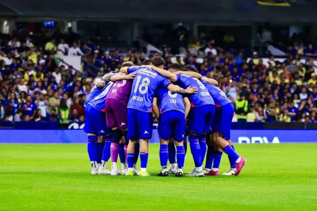 Pese a la derrota ente el América, Cruz Azul se mantiene en la cima del Clausura 2024.