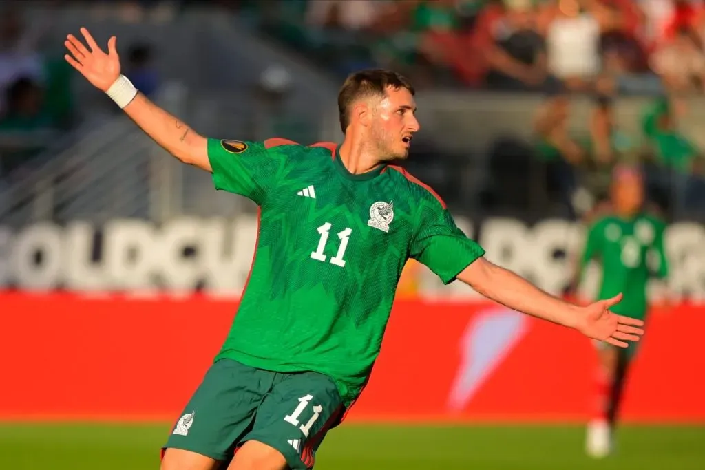 Santiago Giménez, canterano de Cruz Azul.