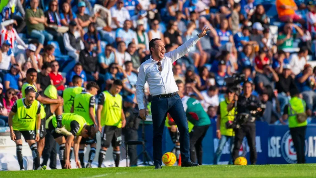 Fentanes, durante el duelo contra Cruz Azul. (Imago 7)
