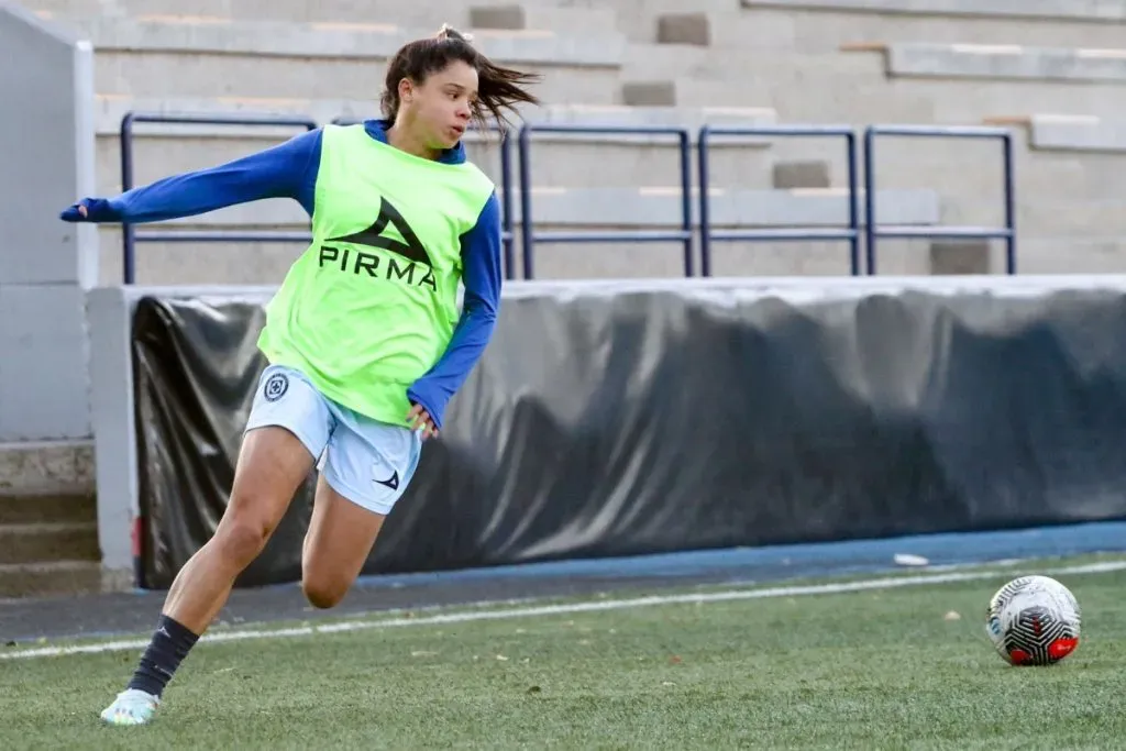 Erica Gomes da Silva, delantera de Cruz Azul Femenil.