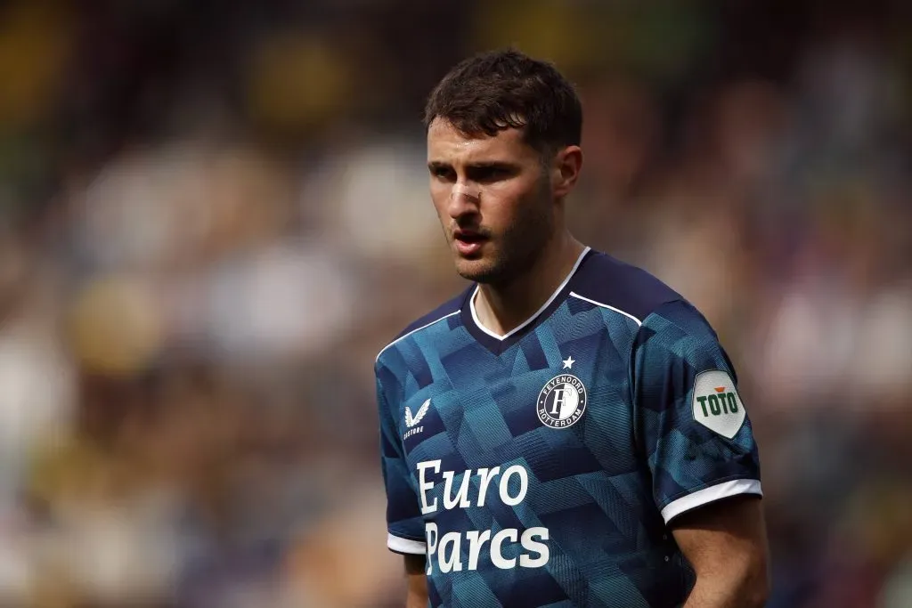 La fuerte deecisión que Santi Giménez deberá tomar sobre su futuro (Imago)