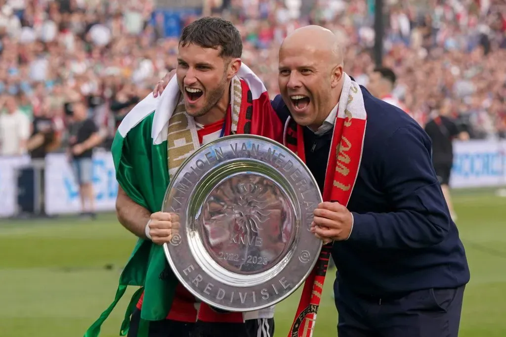 El inesperado moviento que llevaría a Santiago Giménez al Liverpool (Imago)