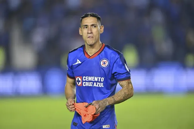 La emoción de Uriel Antuna tras el Cruz Azul – Rayados. (Imago7)