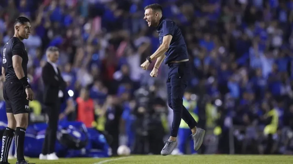 Martín Anselmi respondió si Cruz Azul será local en el Azteca (Imago 7)