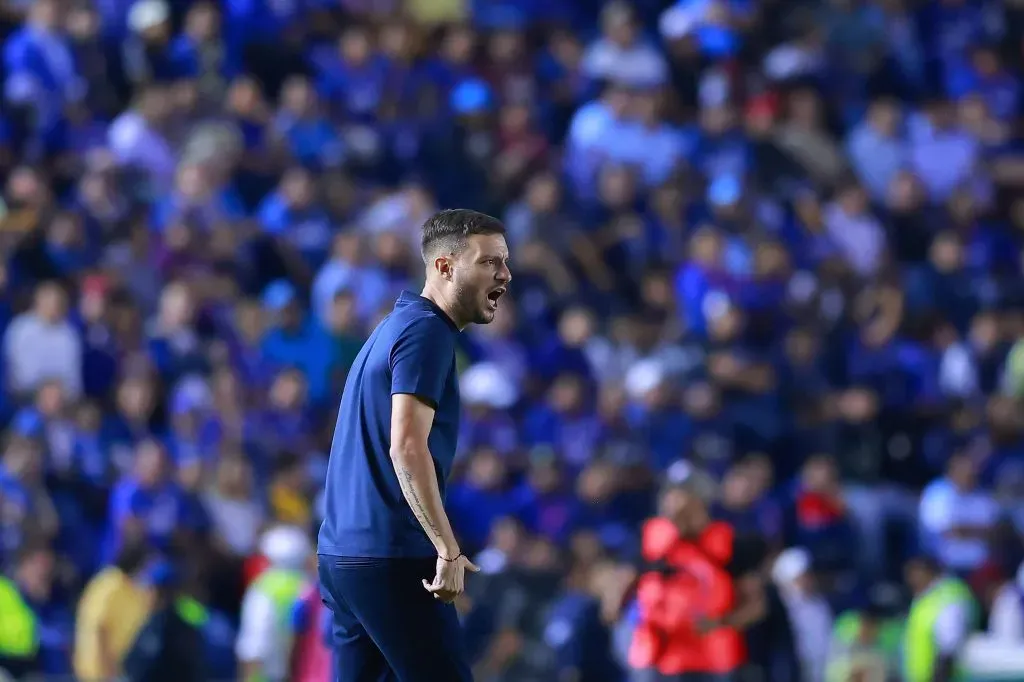 Martín Anselmi durante el partido contra el América (Imago 7)