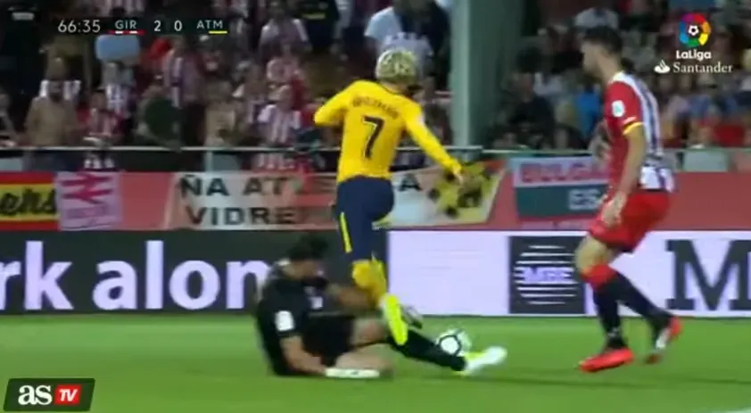 Griezamnn fingió penal y fue expulsado. (Foto: AS)