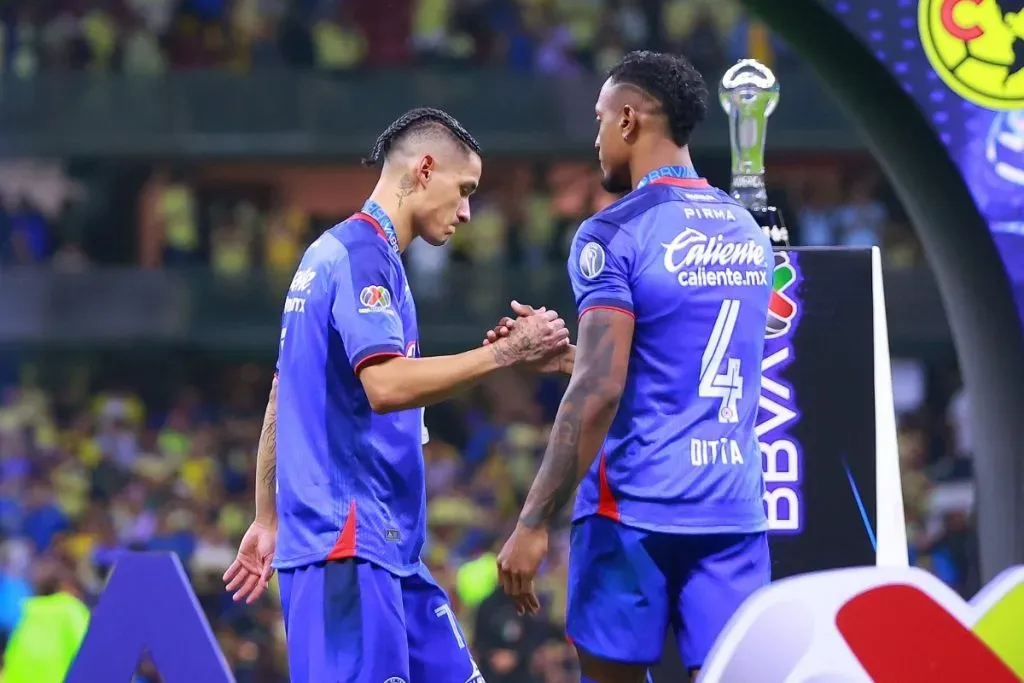 El inesperado gesto de Willer Ditta en la premiación de la Gran Final. (Foto: Imago7)