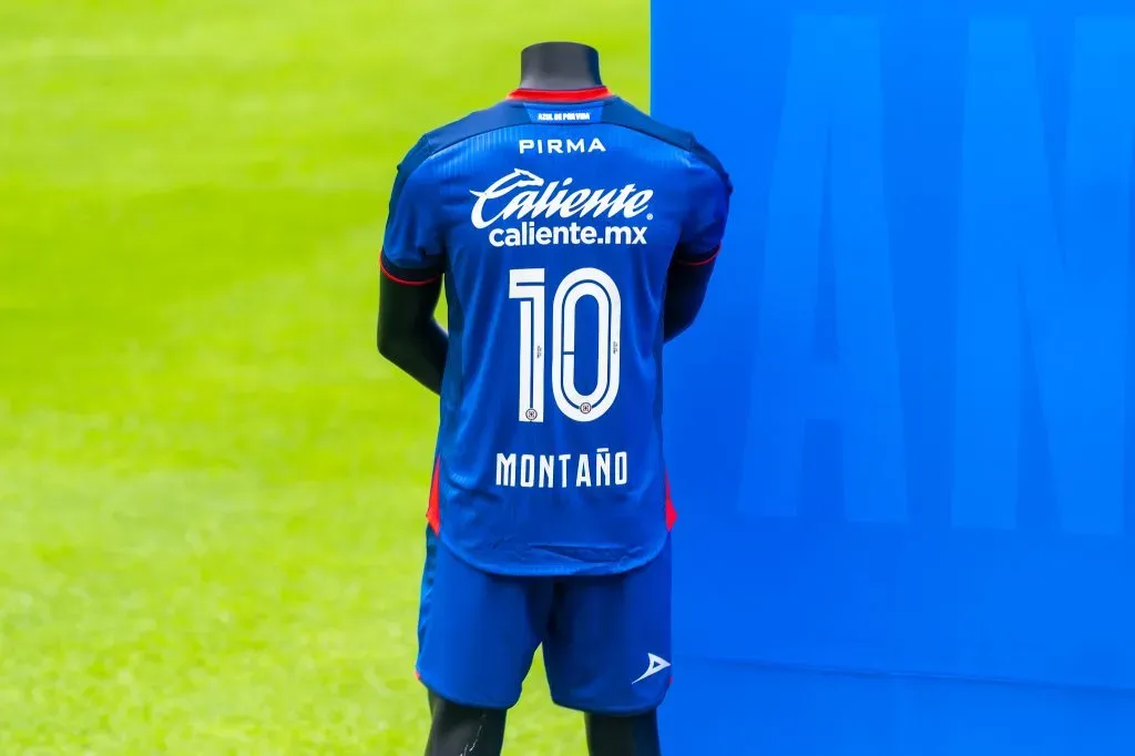 Andrés Montaño confesó que eligió la 10 en Cruz Azul por el Chaco Giménez (Imago 7)