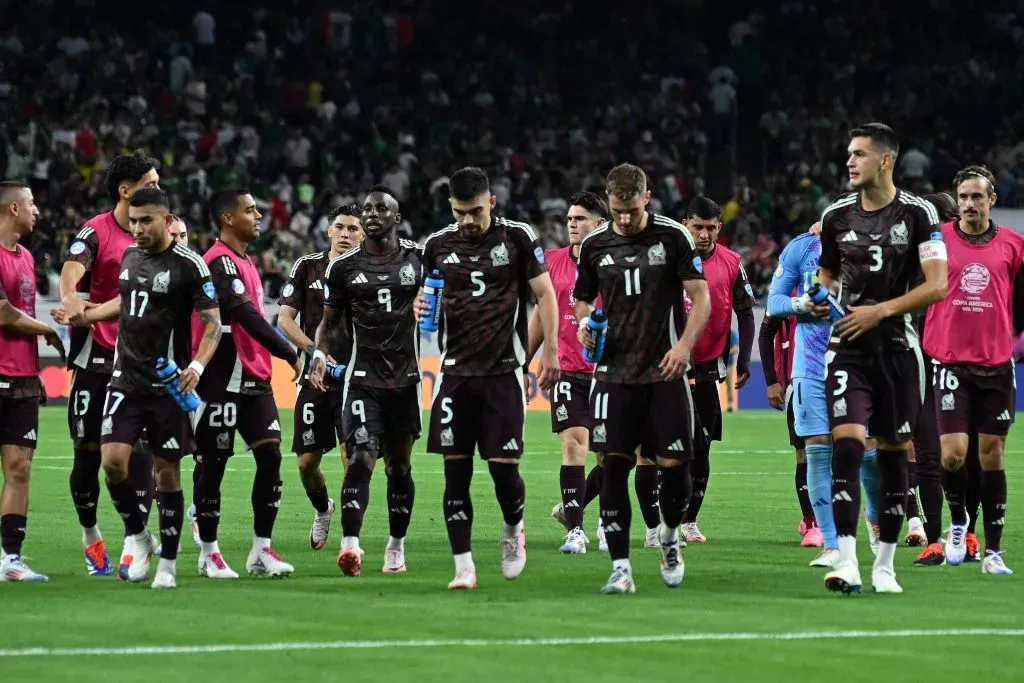 Azcárraga criticó a Lozano por no convocar a Henry y sí a Santi Giménez (Imago)