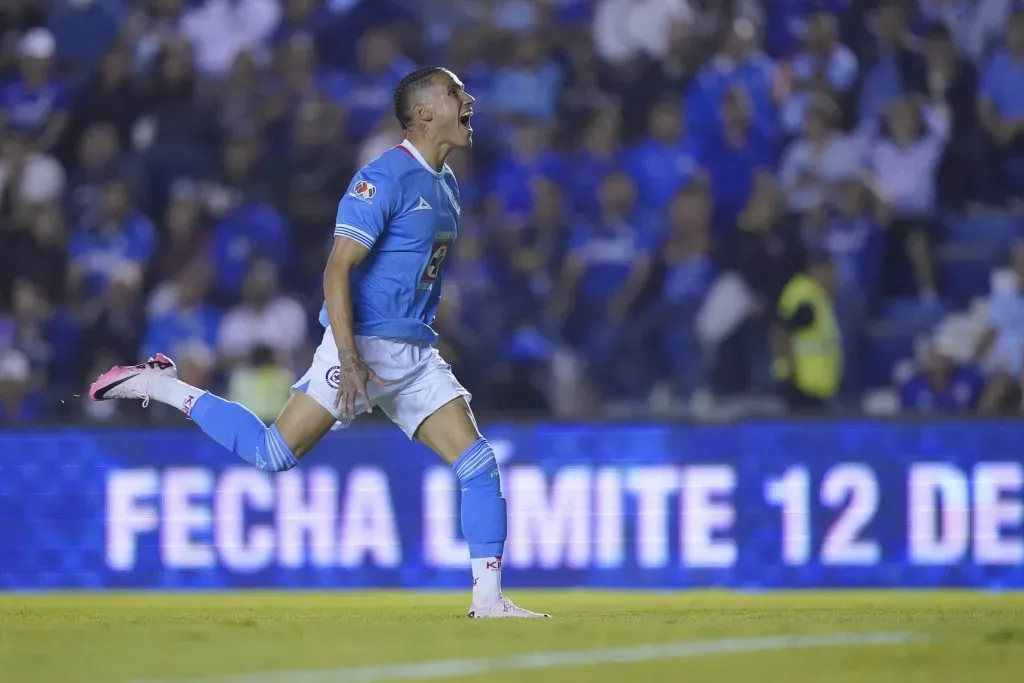 El XI titular de Cruz Azul con la continuidad de Uriel Antuna (Imago 7)