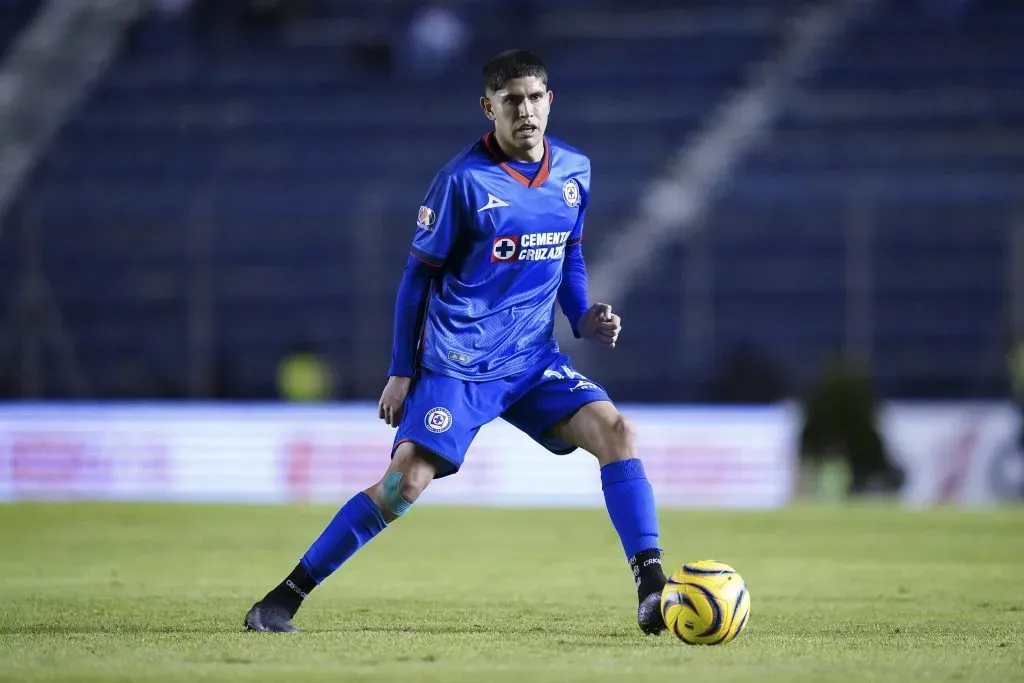 Carlos Vargas volvió en Cruz Azul: jugó el Clásico Joven Sub-23 (Imago 7)