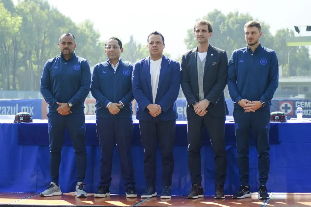 Iván Alonso agradeció especialmente a Víctor Velázquez por la victoria (Jam Media)