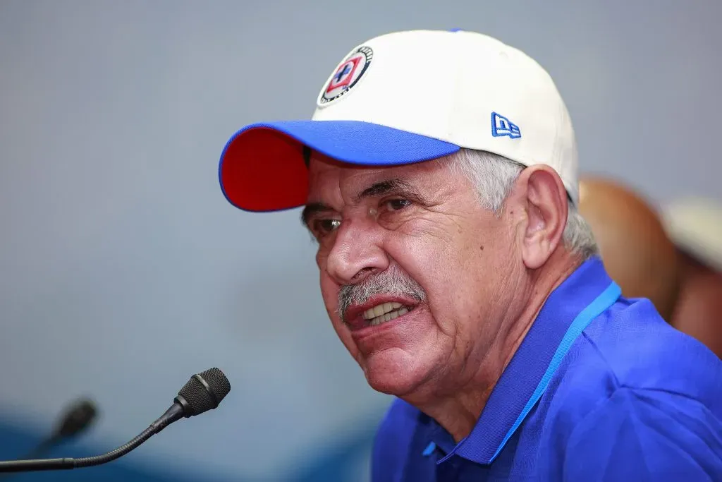 Tuca Ferretti dejó expuesto al Piojo Alvarado tras el incidente (Jam Media)