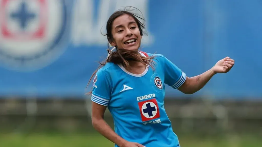 Edith Carmona, en festejo durante un juego de Cruz Azul Femenil. (Imago 7)